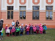 Rozsvícení vánočního stromku u školky